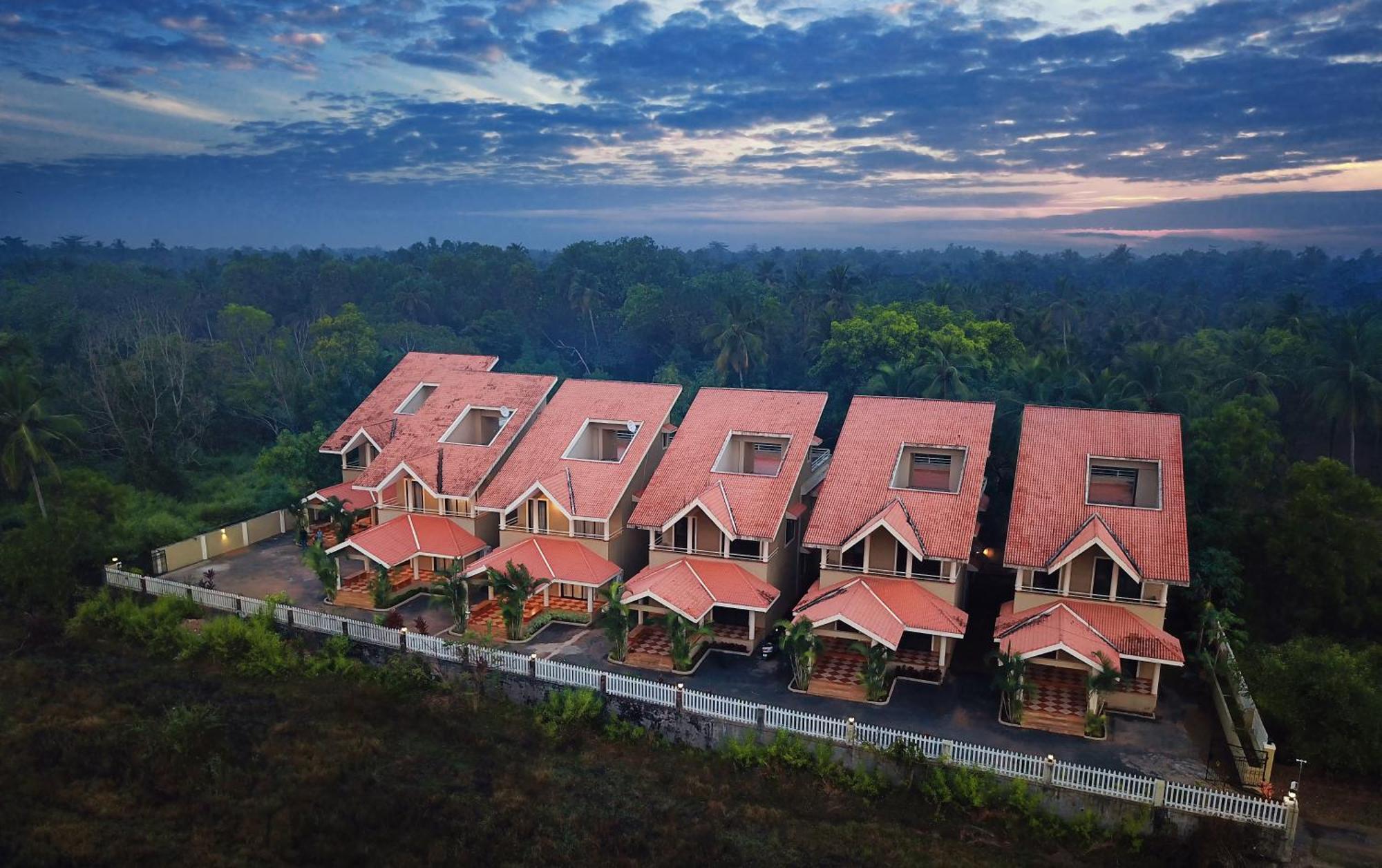 Treehouse Blue Hotel & Villas Kolva Kültér fotó